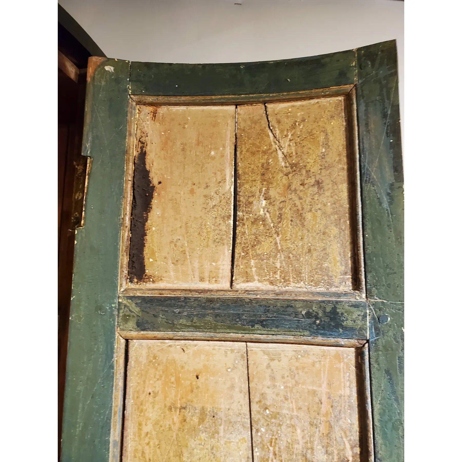 Late 18th Century George III English Bow Front Beech Wood Corner Cupboard - Image 4